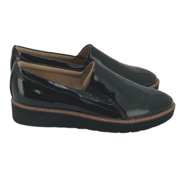 Naturalizer | Women's Effie Loafer | Black | Size 8 - Picture 2 of 5